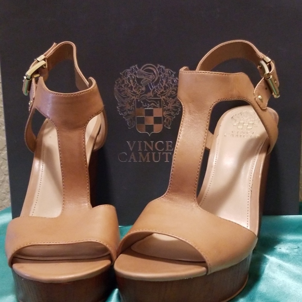 Vince Camuto Wedge T strap Sandal